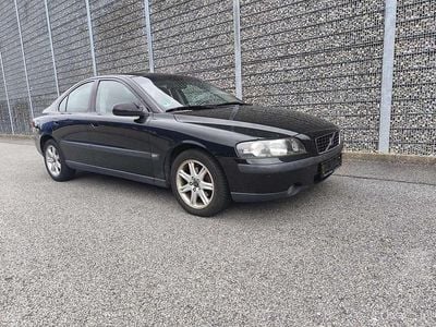 Second-hand Volvo S60 140 CP (102 kW) 2001 Negru Berlinǎ