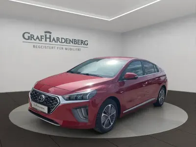 Gebraucht Hyundai Ioniq Style 141 PS (103 kW) 2020 Fiery red / met Kleinwagen