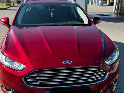 Gebraucht Ford Mondeo 180 PS (132 kW) 2015 Rot Kombi