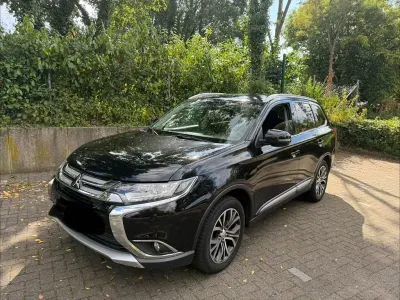 Gebraucht Mitsubishi Outlander Plus 150 PS (110 kW) 2016 Schwarz SUV