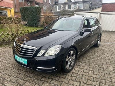 Schwarz Gebraucht 2010 Mercedes E200 Kombi | 6.950 € (Fairer Preis)
