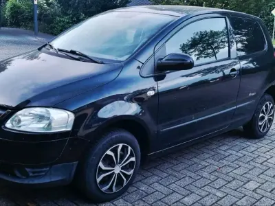 Gebraucht VW Fox 54 PS (39 kW) 2007 Schwarz Kleinwagen