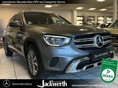 Używany Mercedes GLC220 194 KM (142 kW) 2022 Szary SUV
