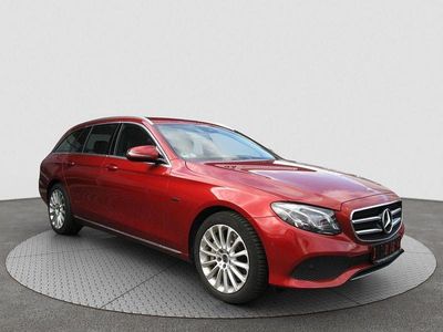 Gebraucht Mercedes E300 Avantgarde 194 PS (142 kW) 2019 Rot Kombi