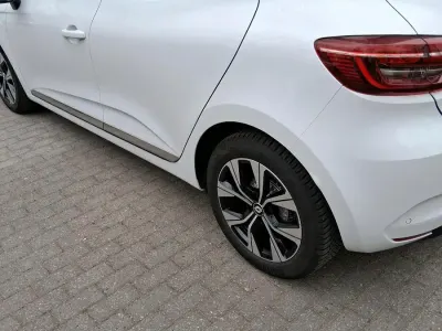 Gebraucht Renault Clio V 91 PS (66 kW) 2022 Weiß Limousine
