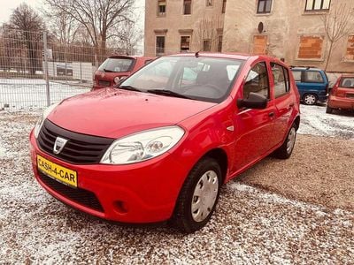 Rot Gebraucht 2010 Dacia Sandero Limousine | 1.700 € (Fairer Preis)