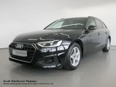Gebraucht Audi A4 Business 163 PS (119 kW) 2023 Mythosschwarz metallic Kombi