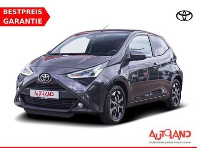 Grau Gebraucht 2021 Toyota Aygo X-play Kleinwagen | 14.490 € (Teuer)
