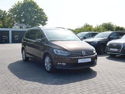 Braun Gebraucht 2016 VW Touran Highline Van / Kleinbus | 17.900 € (Fairer Preis)