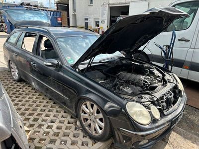 gebraucht Mercedes E500 zum ausschlachten Motor Getriebe in Ordnung