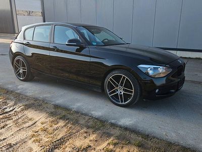 Gebraucht BMW 114 102 PS (75 kW) 2013 Schwarz Kleinwagen