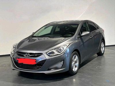 Grau Gebraucht 2014 Hyundai i40 Limousine | 11.800 € (Teuer)