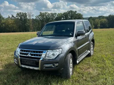 Gebraucht Mitsubishi Pajero 190 PS (139 kW) 2015 Grau SUV