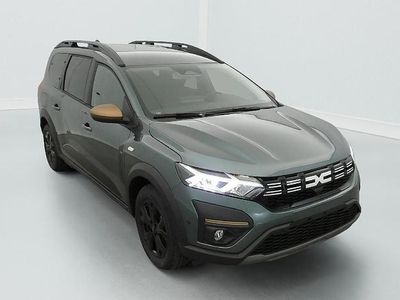 Neu Dacia Jogger 101 PS (74 kW) 2025 Vert cedre Van / Kleinbus