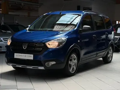 Gebraucht Dacia Lodgy Stepway 131 PS (96 kW) 2020 Blau Van / Kleinbus