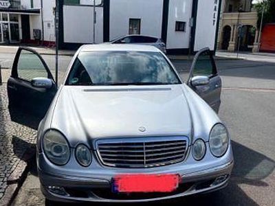 Gebraucht Mercedes E200 Elegance 163 PS (119 kW) 2003 Silber Limousine
