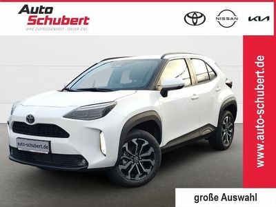 Neu Toyota Yaris Hybrid 131 PS (96 kW) 2025 Weiss Kleinwagen