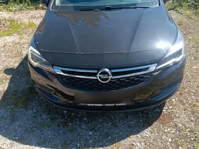 Second-hand Opel Astra 136 CP (100 kW) 2017 Negru Break