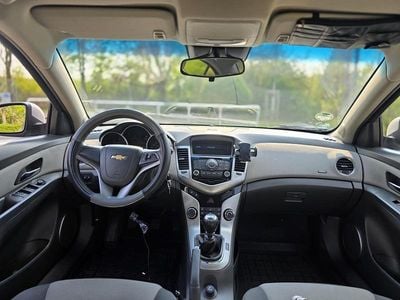 Begagnad Chevrolet Cruze LS 113 HK (83 kW) 2010 Grå Sedan