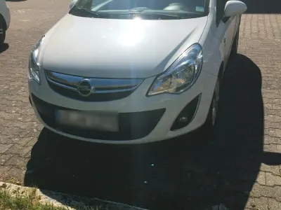 Gebraucht Opel Corsa 69 PS (50 kW) 2012 Weiß Kleinwagen
