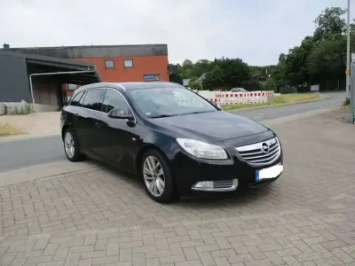 Gebraucht Opel Insignia Sport 160 PS (117 kW) 2011 Schwarz Kombi