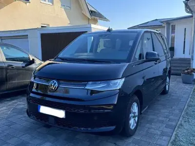 Gebraucht VW Multivan Life 150 PS (110 kW) 2024 Schwarz Van / Kleinbus