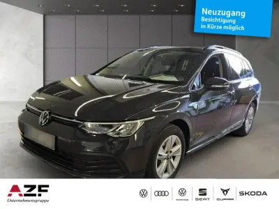 Gebraucht VW Golf VIII Life 150 PS (110 kW) 2023 Uranograu Kombi