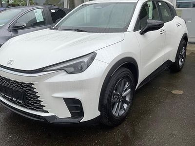 Neu Lexus LBX 136 PS (100 kW) 2026 Weiß SUV