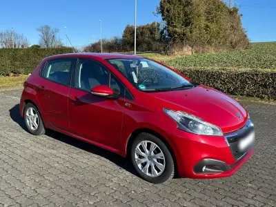 Gebraucht Peugeot 208 80 PS (58 kW) 2017 Rot Kleinwagen