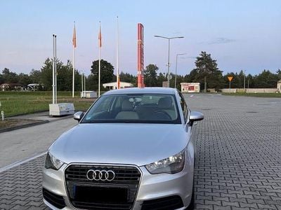 Gebraucht Audi A1 Attraction 122 PS (89 kW) 2011 Silber Kleinwagen