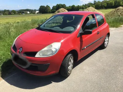 Gebraucht Renault Clio III 75 PS (55 kW) 2007 Rot Limousine