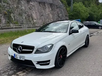 Gebraucht Mercedes C220 AMG 170 PS (125 kW) 2012 Weiß Coupé