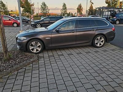 Gebraucht BMW 530 258 PS (189 kW) 2011 Braun Kombi