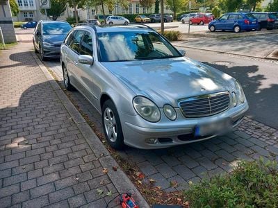 Mercedes E200