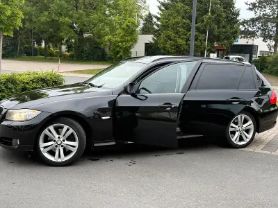 Gebraucht BMW 320 170 PS (125 kW) 2010 Schwarz Kombi