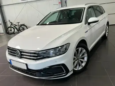 Gebraucht VW Passat GTE 218 PS (160 kW) 2021 Pure white Kombi