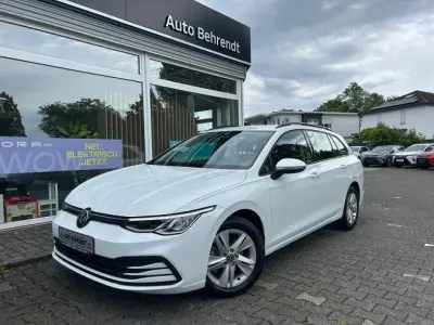 Gebraucht VW Golf VIII Life 110 PS (80 kW) 2023 Weiss Kombi