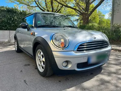 Gebraucht Mini Cooper 68 PS (50 kW) 2010 Silber Kleinwagen