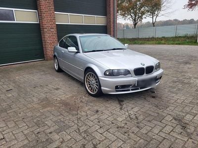 BMW 323