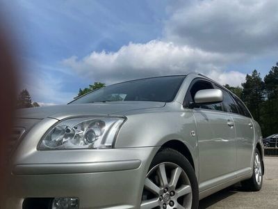 gebraucht Toyota Avensis 1.8 VVTi Kombi AUTOMATIK