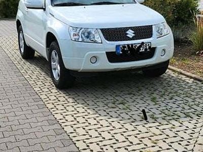 Weiß Gebraucht 2011 Suzuki Vitara SUV | 10.800 €