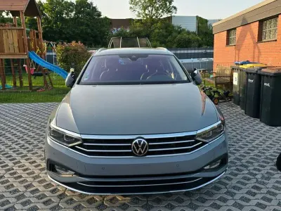 Gebraucht VW Passat Elegance 150 PS (110 kW) 2021 Grau Kombi