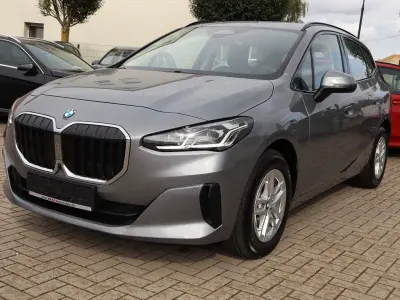 Gebraucht BMW 220 Active Tourer Sport Line 150 PS (110 kW) 2025 Blau Van / Kleinbus