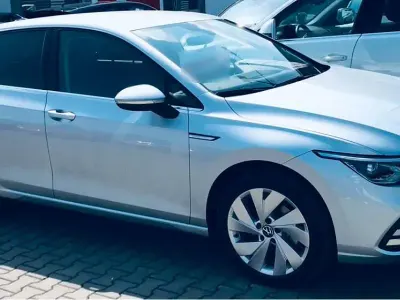 Gebraucht VW Golf VIII Style 150 PS (110 kW) 2020 Silber Limousine