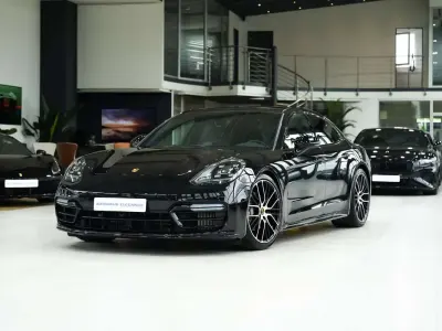 Gebraucht Porsche Panamera 4 Platinum Edition 330 PS (242 kW) 2022 Tiefschwarzmetallic Kleinwagen
