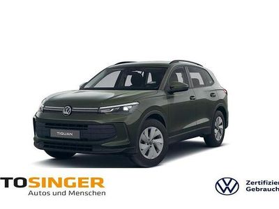 Cipressinogrün metallic Gebraucht 2024 VW Tiguan R SUV | 31.940 €