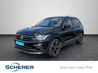 Gebraucht VW Tiguan Active 131 PS (96 kW) 2022 Deep black perleffekt (metallic) SUV