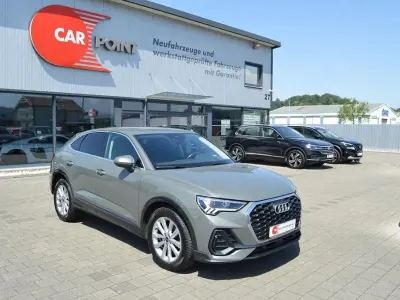 Gebraucht Audi Q3 Sportback Comfort 150 PS (110 kW) 2023 Chronosgrau metallic SUV