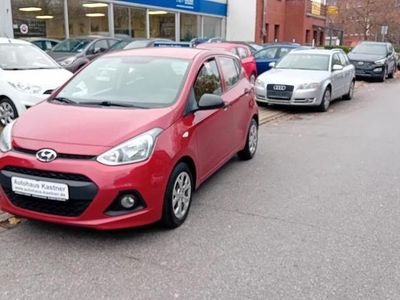 Gebraucht Hyundai i10 Classic 67 PS (49 kW) 2015 Rot Kleinwagen