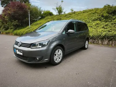 Gebraucht VW Touran Life 105 PS (77 kW) 2013 Grau Van / Kleinbus